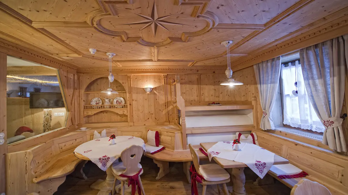 Inghams Italy Dolomites Kronplatz Hotel Teresa Stube