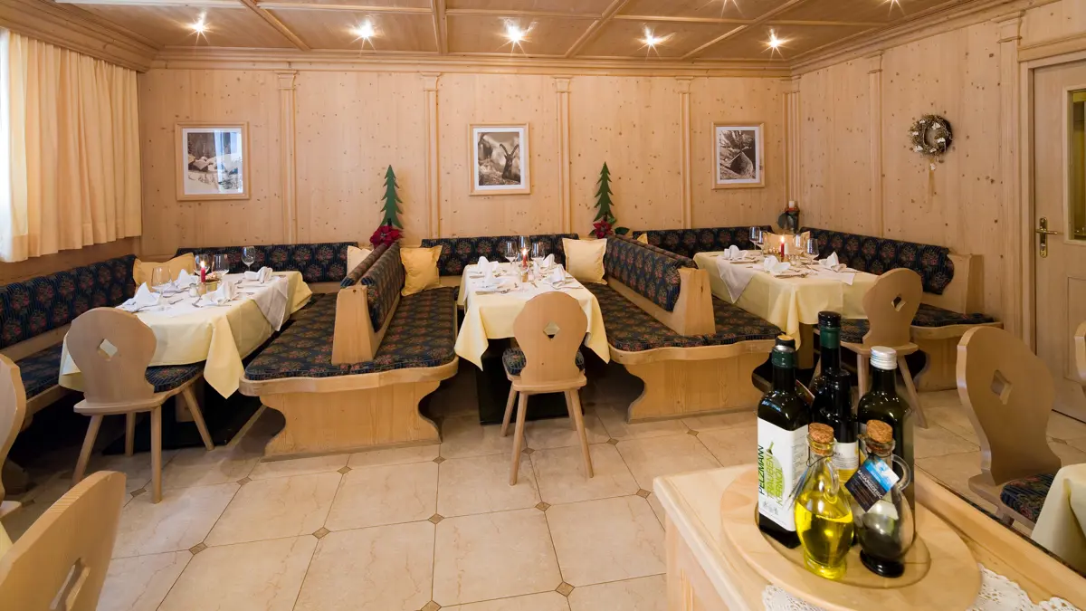 Hotel Eggerwirt Soll Dining Room 4