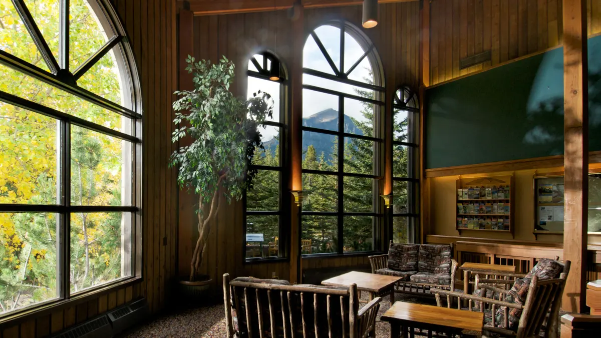 Lake Louise Inn Lake Louise Ski Big 3 Lobby