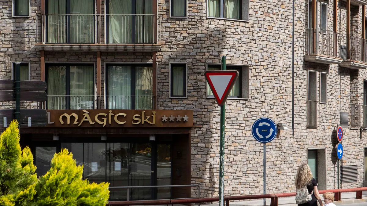 Hotel Magic Ski Arinsal Exterior(2)