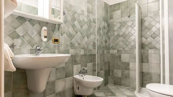 Comfort Dolomiti Room Bathroom