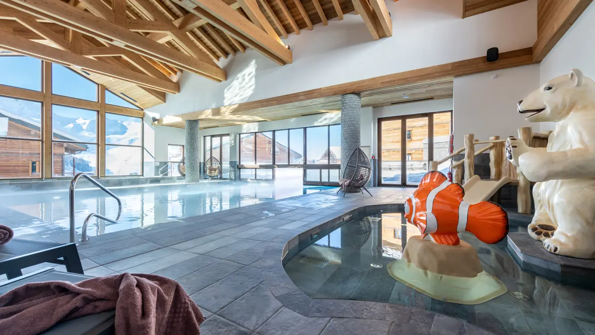 Residence White Pearl La Plagne Indoor Pool