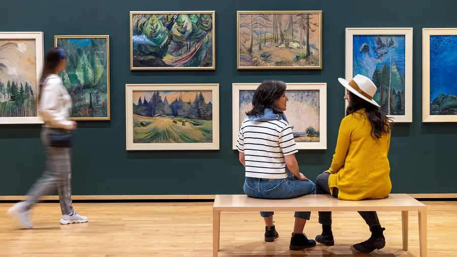 Guide Ski City Stopover Vancouver Art Gallery