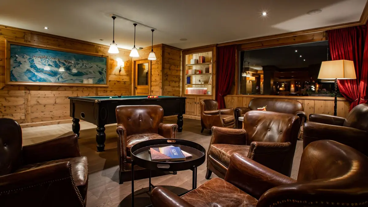 Hotel Les Champs Fleuris Bar Area