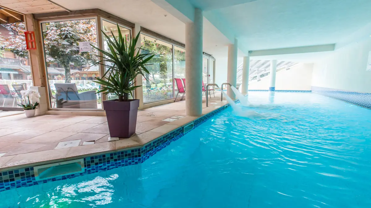 Hotel Le Cret Morzine Indoor Pool 1