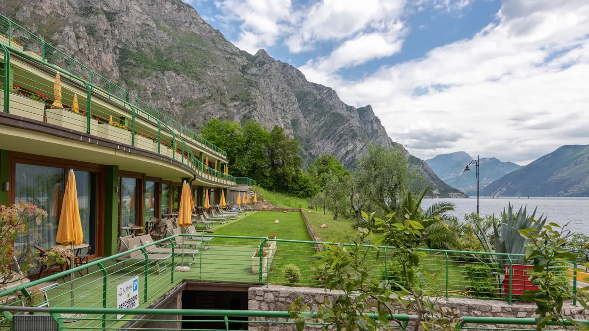 Hotel Alexander, Limone, Terraces