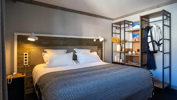 Comfort Mountain View Bedroom