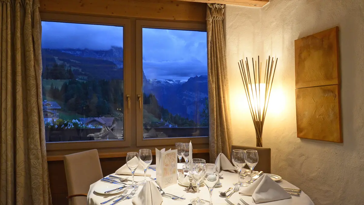 Hotel Caprice Wengen Dining Area