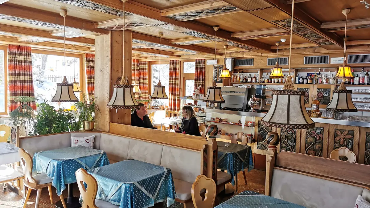 Inghams Italy Dolomites Corvara Hotel La Plaza Bar