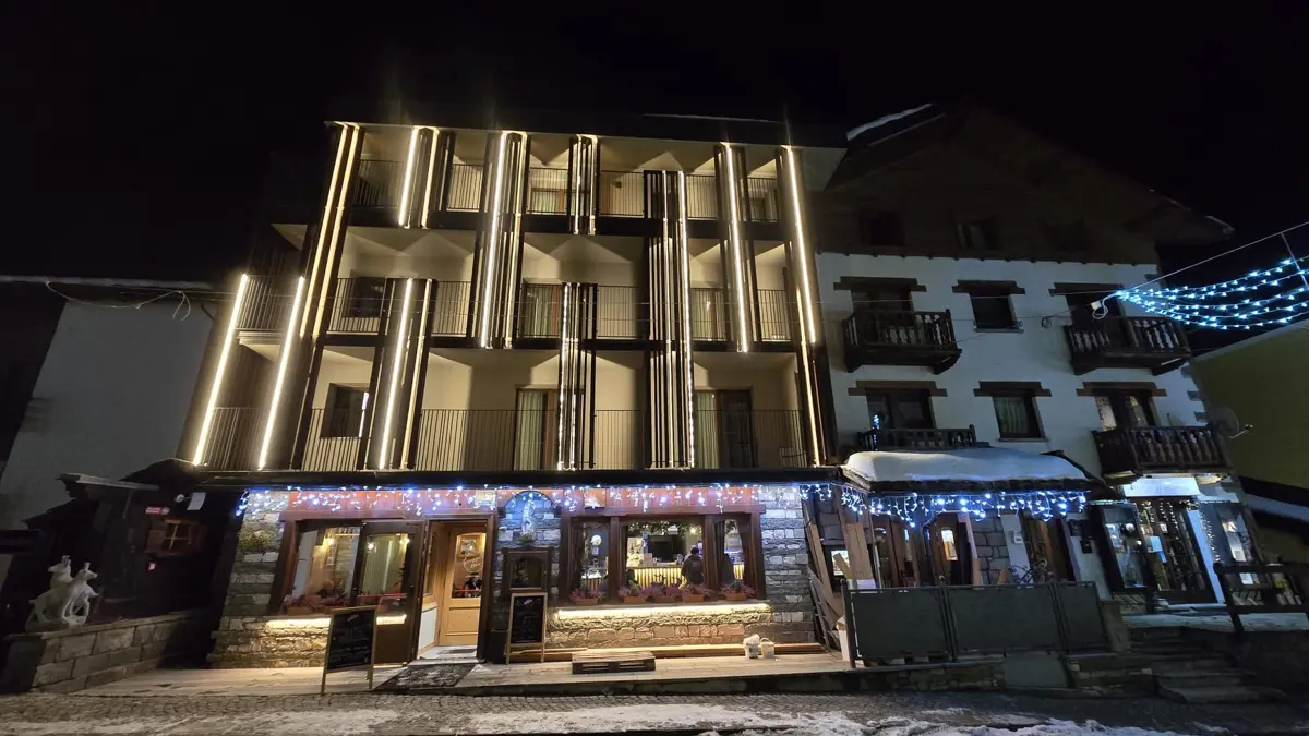 Hotel Perruquet Cervinia Exterior 2