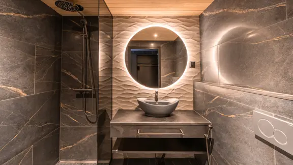 Arctic Room, Bathroom