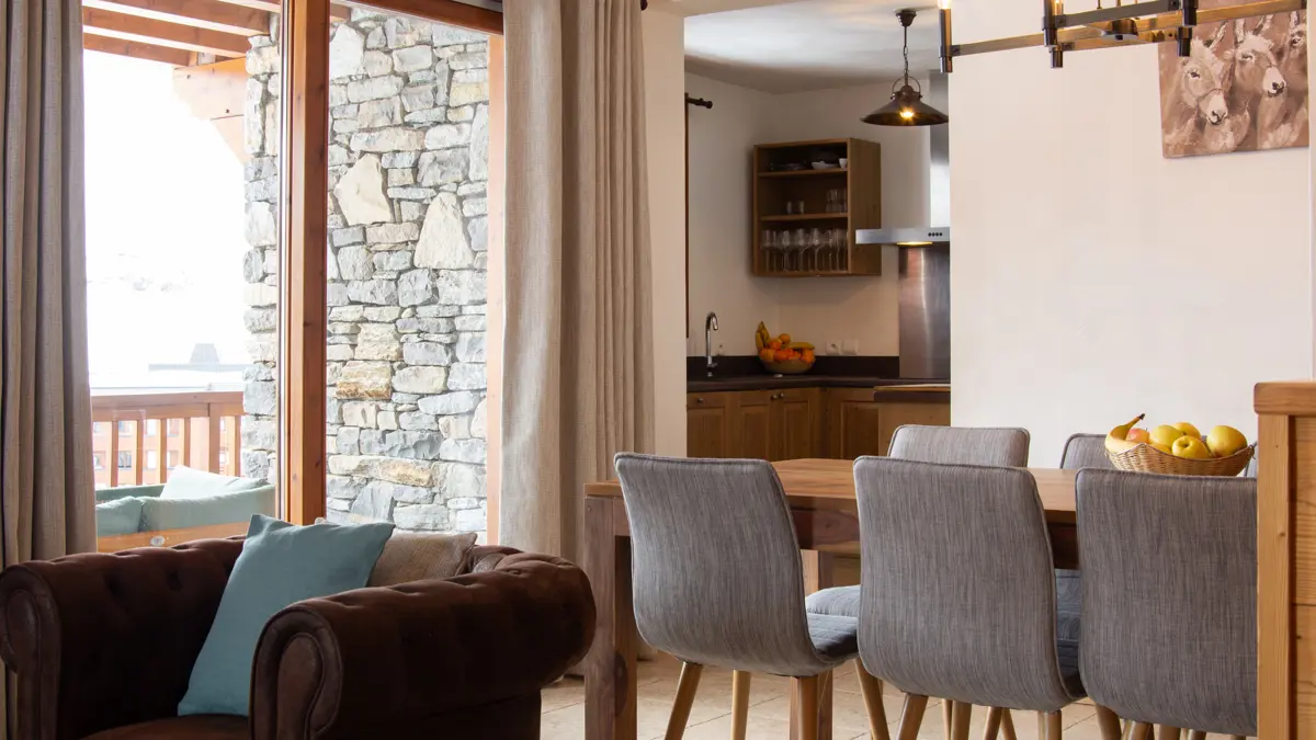 Chalet Noella Val Thorens Dining Area 2