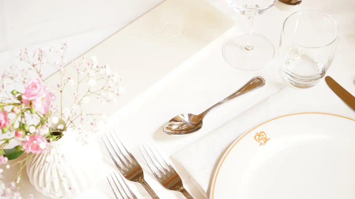 Inghams Italy Dolomites Kronplatz Hotel Monte Sella Dinner Table