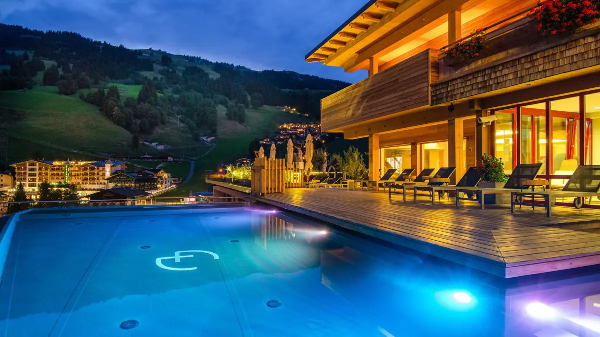 Hotel Alpin Juwel Hinterglemm Outdoor Pool Copyright Atelier Wolkersdorfer