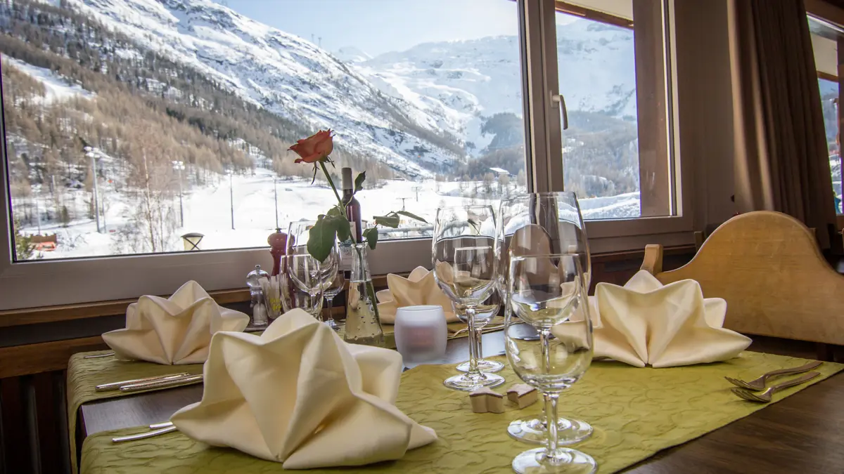 Hotel Bristol Saas Fee Restaurant Dining