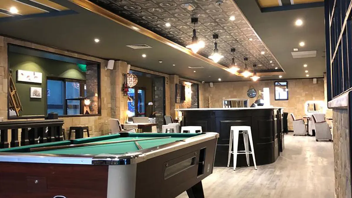 Hotel Camelot Pas De La Casa Bar And Pool Table