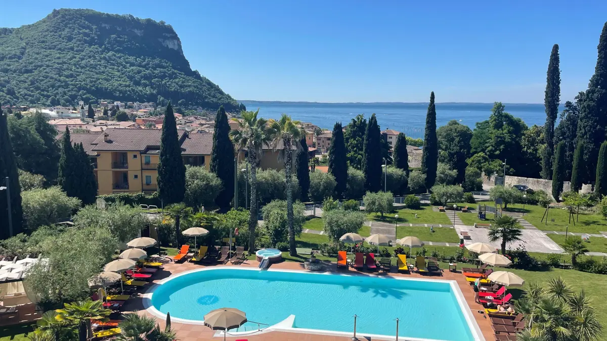 Hotel Villa Madrina Garda Pool Panorama