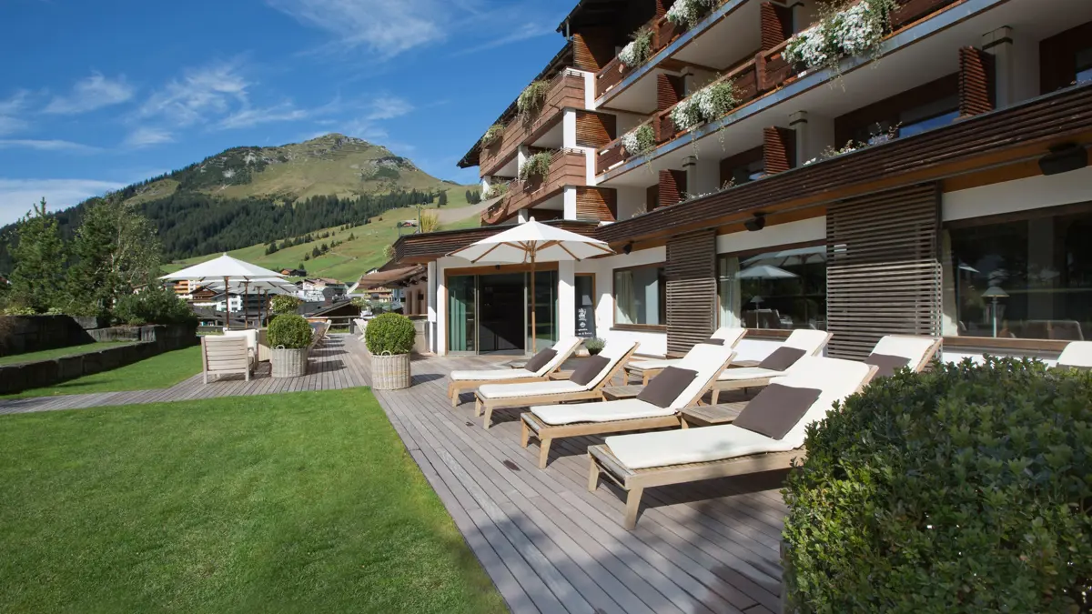 Hotel Der Berghof Lech Summer Gardens