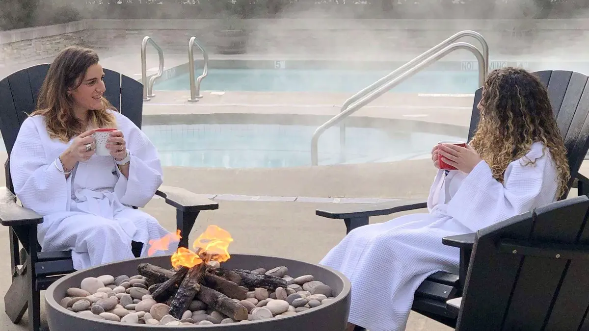 Hotel Aava Whistler Firepit