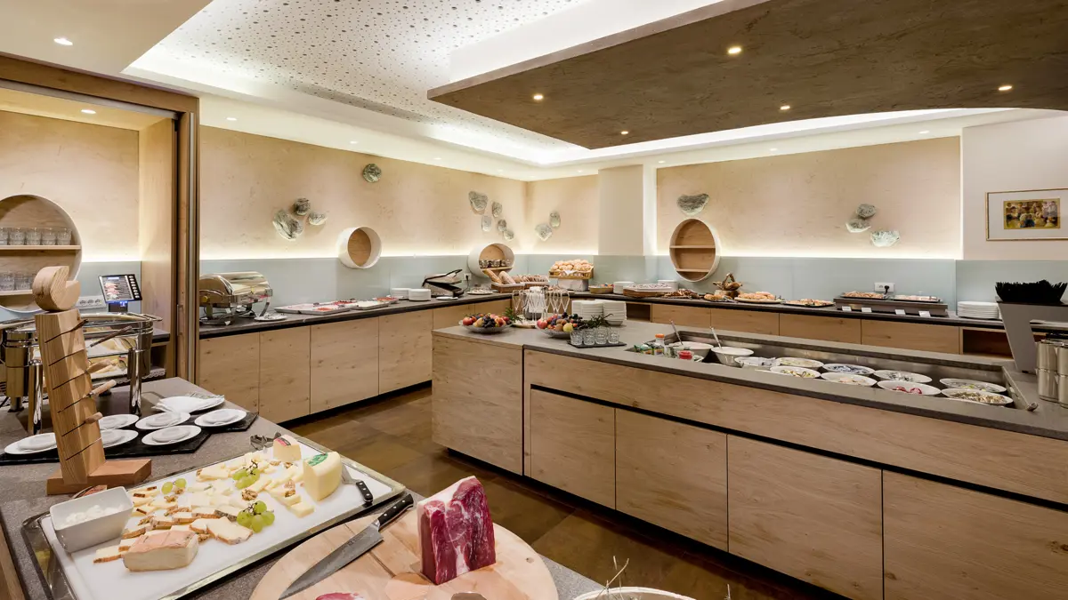 Inghams Italy Dolomites San Cassiano Hotel Diamant Buffet 2