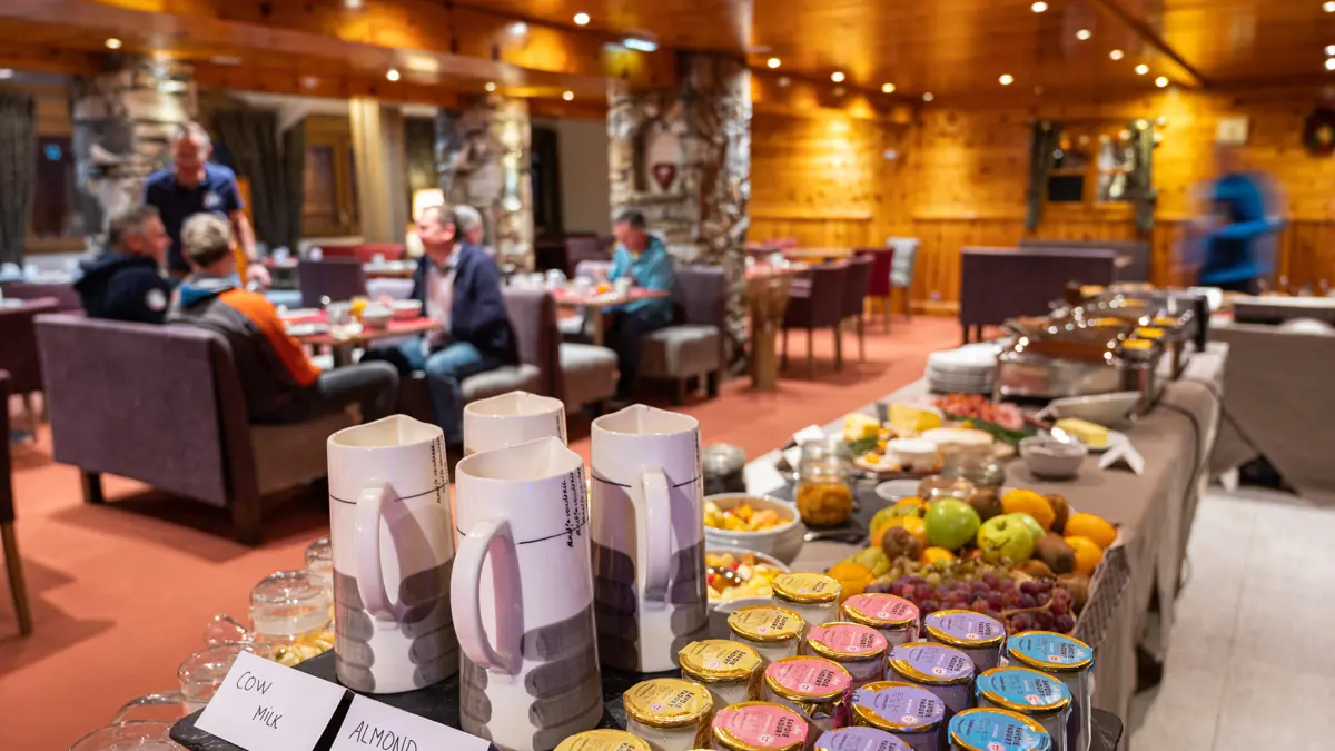 Hotel L'aiguille Percee Tignes Breakfast Buffet
