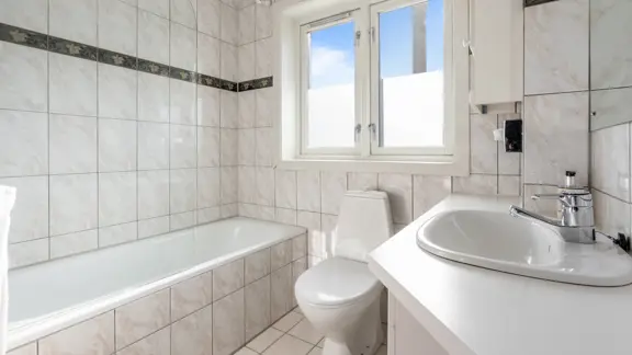 Railway room bathroom