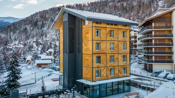 MAD Mount Hotel Nendaz Exterior Shot