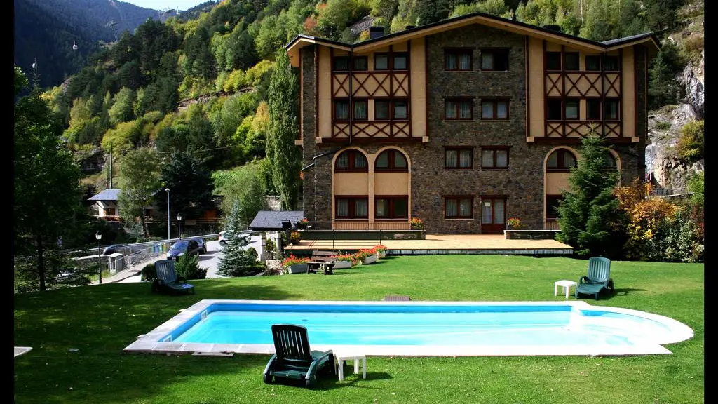 Hotel Xalet Verdu Arinsal Outdoor Pool open selected months