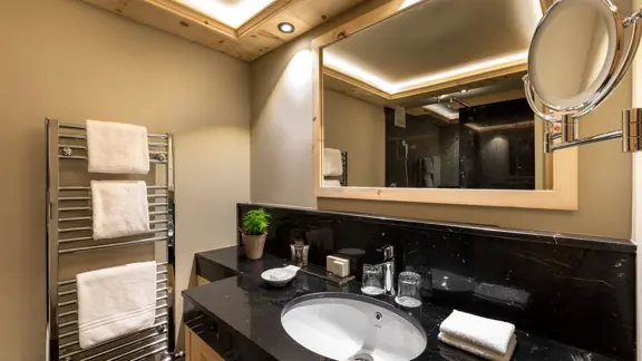 Executive shower room