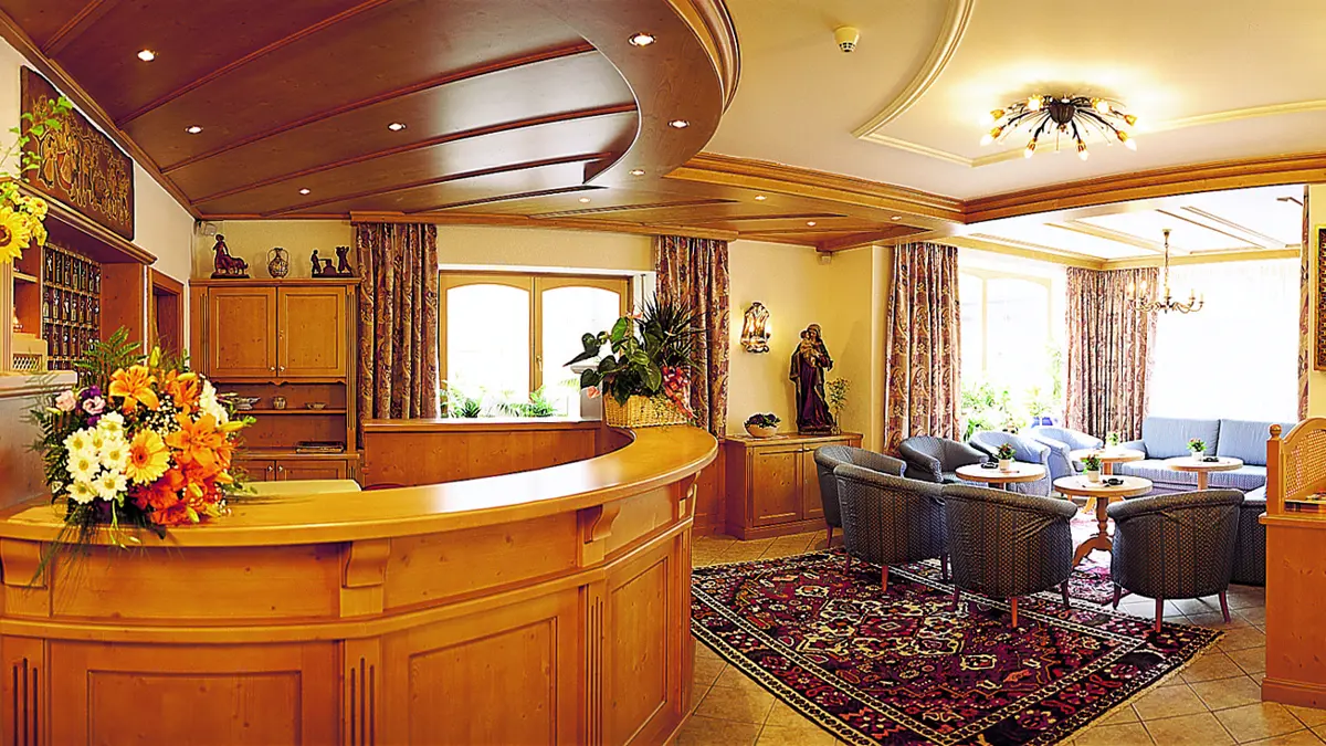 Inghams Italy Dolomites Ortisei Hotel Dolomiti Madonna Reception