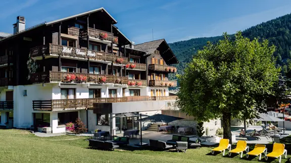 Hotel Les Champ Fleuris Hotel Exterior