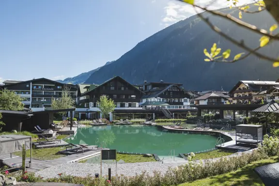 Neuhaus Zillertal Resort Mayrhofen Swimming Lake