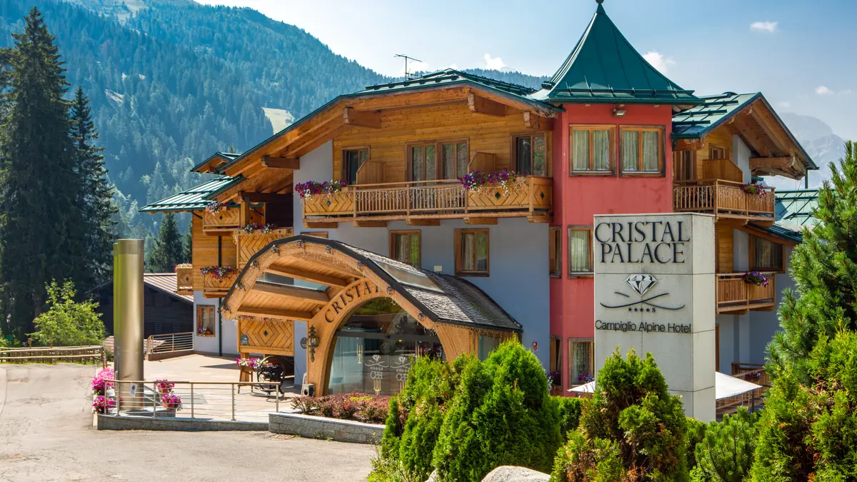 Hotel Cristal Palace, Madonna Di Campiglio, Exterior