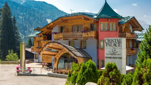 Hotel Cristal Palace, Madonna Di Campiglio, Exterior