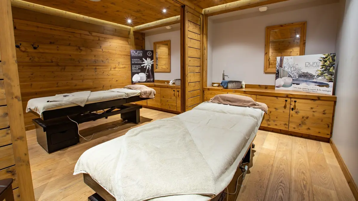 Hotel Champs Fleuris Massage Treatments