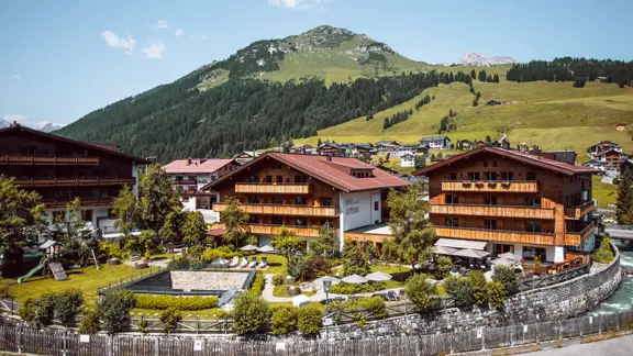 Hotel Gotthard Lech Exterior 2