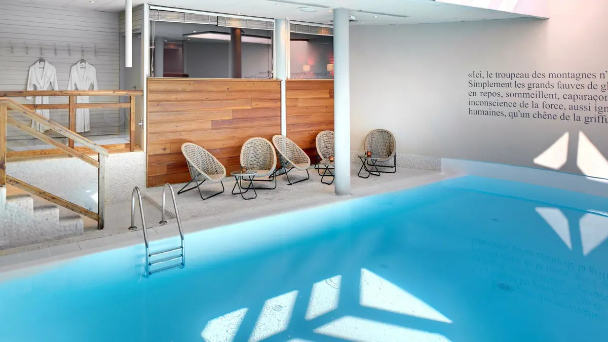 Hotel Chamois D'or Alpe D'huez Pool 2