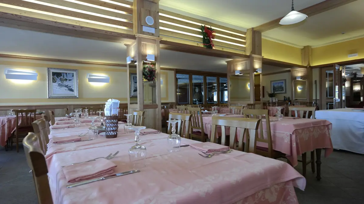 Inghams Italy Aosta Valley Cervinia Hotel Breuil Restaurant
