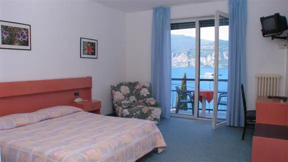 Lake view room
