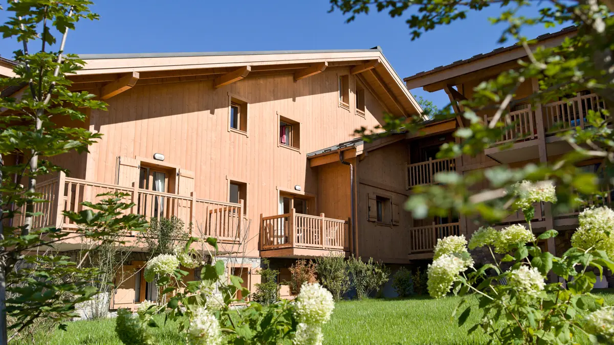 Residence La Reine Des Pres Samoens Hotel Exterior 2