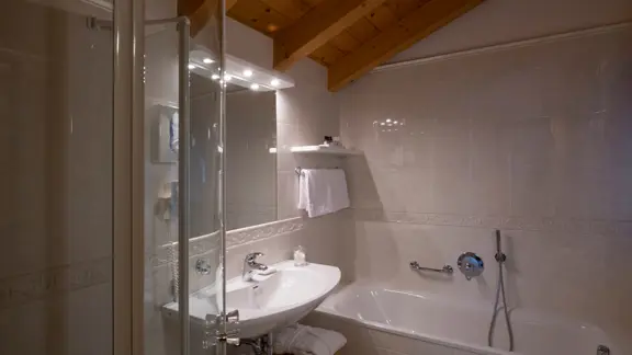 Junior Suite Bathroom