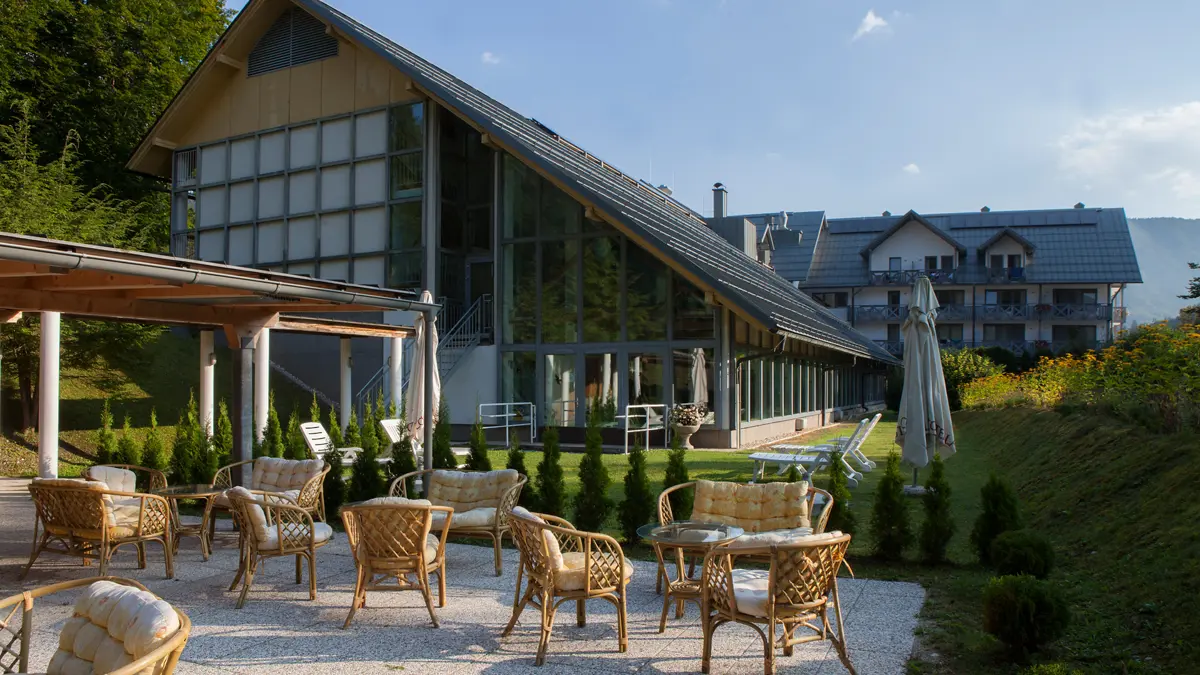 2023 Hotel Jezero, Bohinj GARDEN (1)