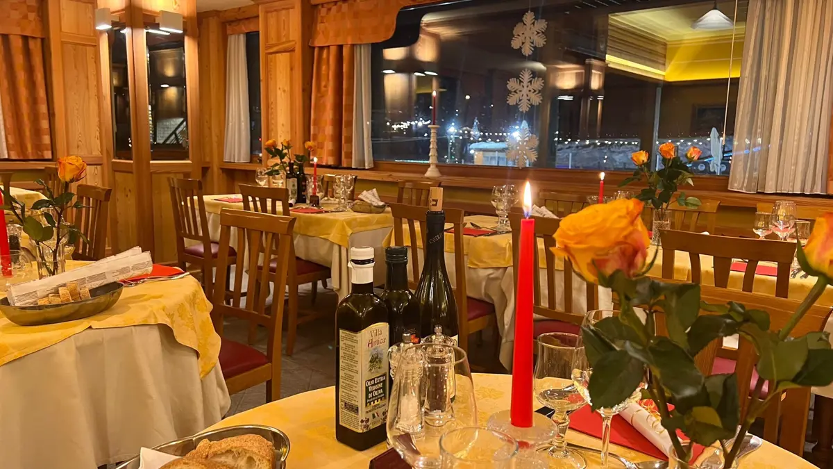 Hotel Breuil Cervinia Italy Dining Room (5)