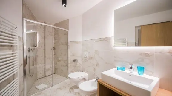 Junior Suite Bathroom