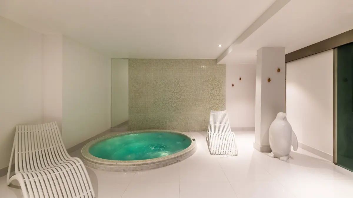 Hotel Chalet Blanc Montgenevre Wellness Area Jacuzzi