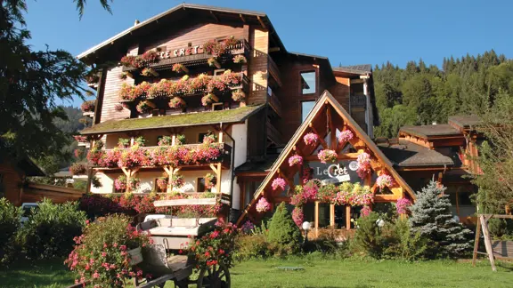 Hotel Le Cret Morzine Exterior
