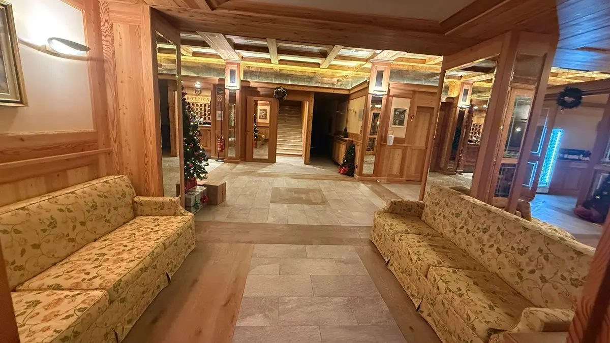 Hotel Breuil Cervinia Italy Lounge Lobby (3)