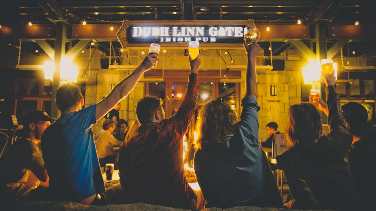 Pan Pacific Mountainside Hotel Whistler Canada Dubbliner Bar