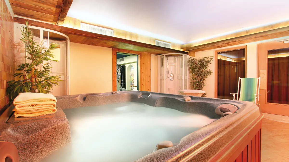 Inghams Italy Dolomites Canazei Hotel Bellevue Hottub