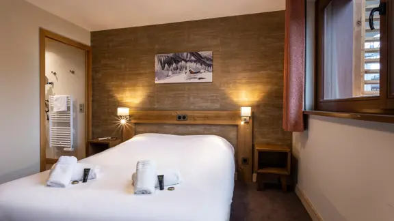 Standard double bedroom